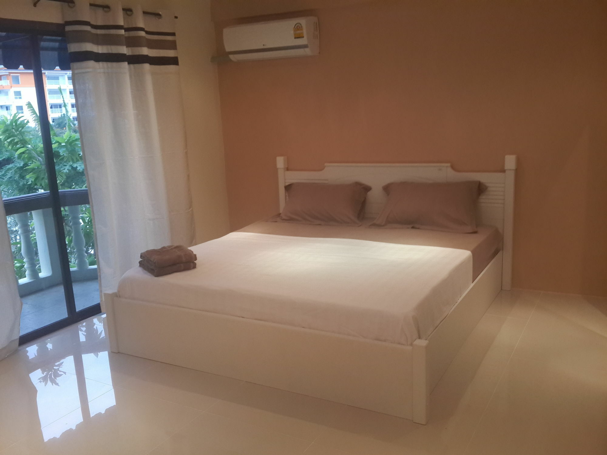 Vanilla Place Pattaya Exteriör bild